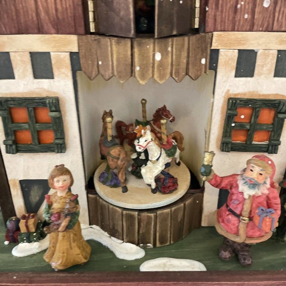 Wooden San Francisco Music Box Company House Plays Santa Claus is Coming to Town - Picture 7 of 11